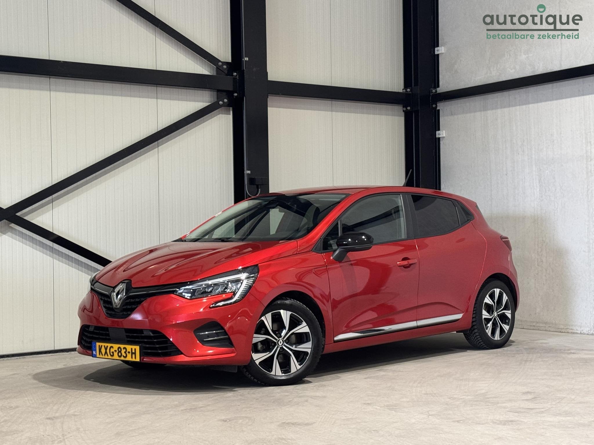 Renault Clio 1.6 E-Tech Hybrid 145 Evolution | navi | carpla, Stof, Gebruikt, Euro 6, Met garantie (alle)