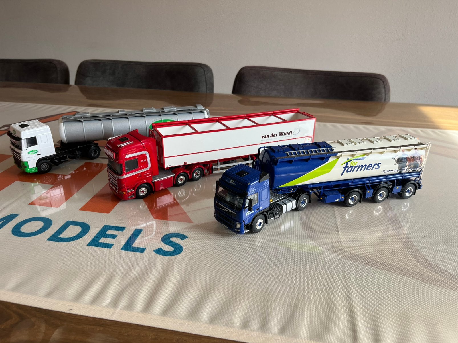 Scania Windt DAF Campina en Volvo For Farmers vrachtwagens, Hobby en Vrije tijd, Modelauto's | 1:50, Ophalen of Verzenden, Zo goed als nieuw
