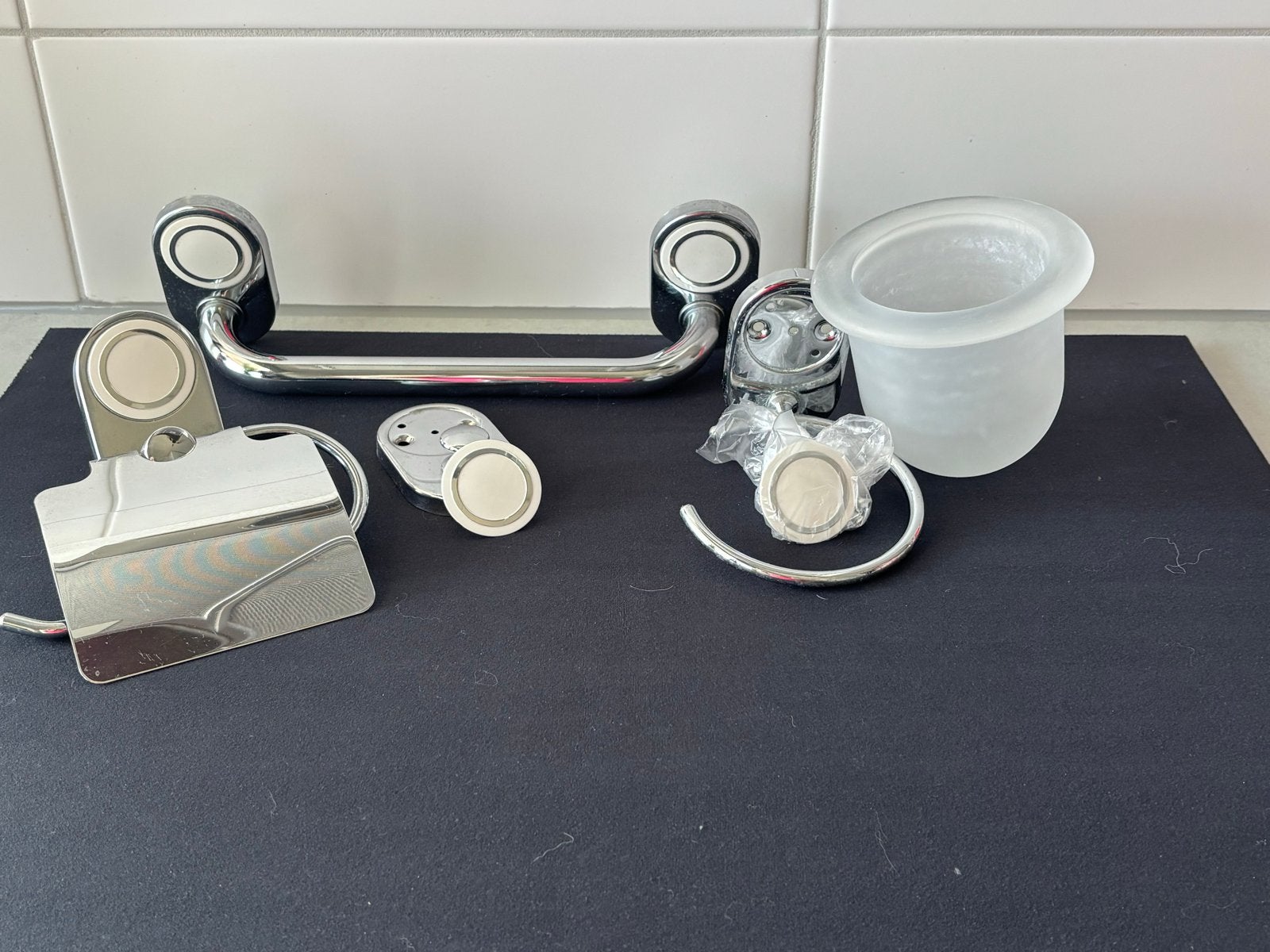 Tiger badkamer accessoires set: handdoekhouder, wc-borstel,, Gebruikt, Overige merken, Ophalen of Verzenden, Handdoekhaak