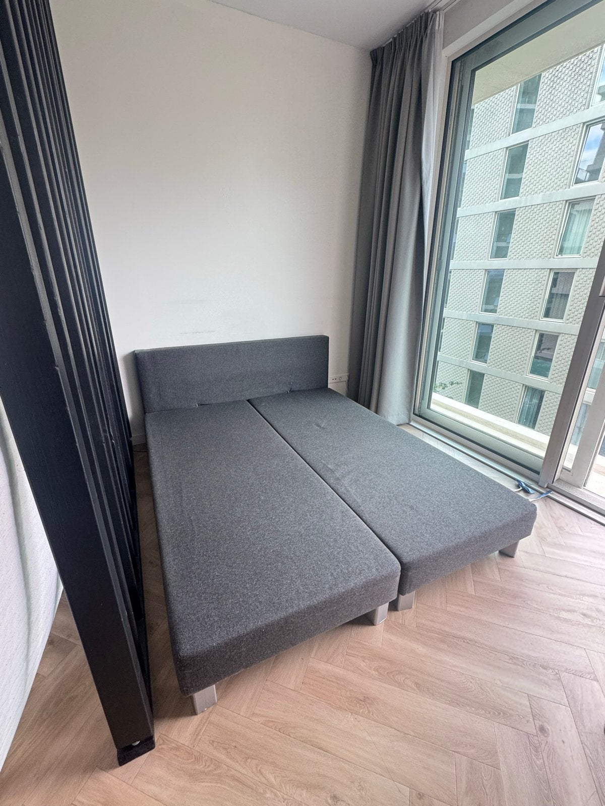 Comfortabel bed 210x160 cm - Grijs, Ophalen, Gebruikt, 210 cm, Tweepersoons