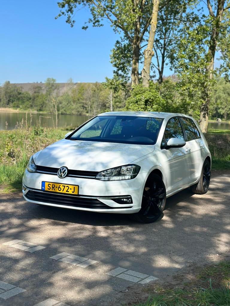 Volkswagen Golf 7.5 Facelift 1.0 TSI, Auto's, Wit, Origineel Nederlands, Bedrijf, Handgeschakeld