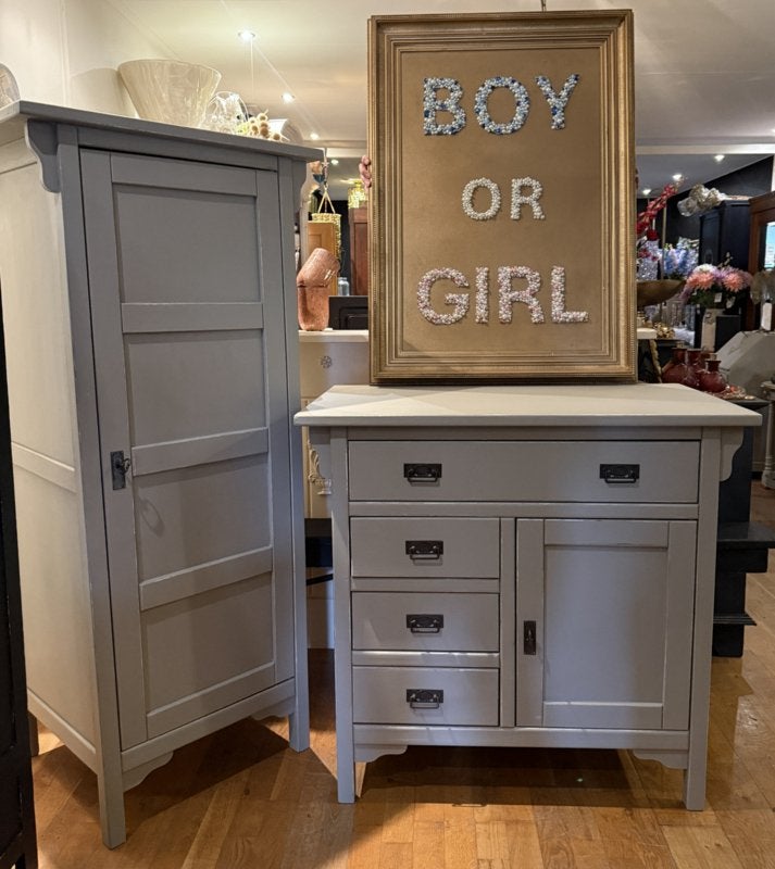 Landelijke kast met commode vintage taupe babykamer VdlM, Ophalen, Zo goed als nieuw, Jongetje of Meisje