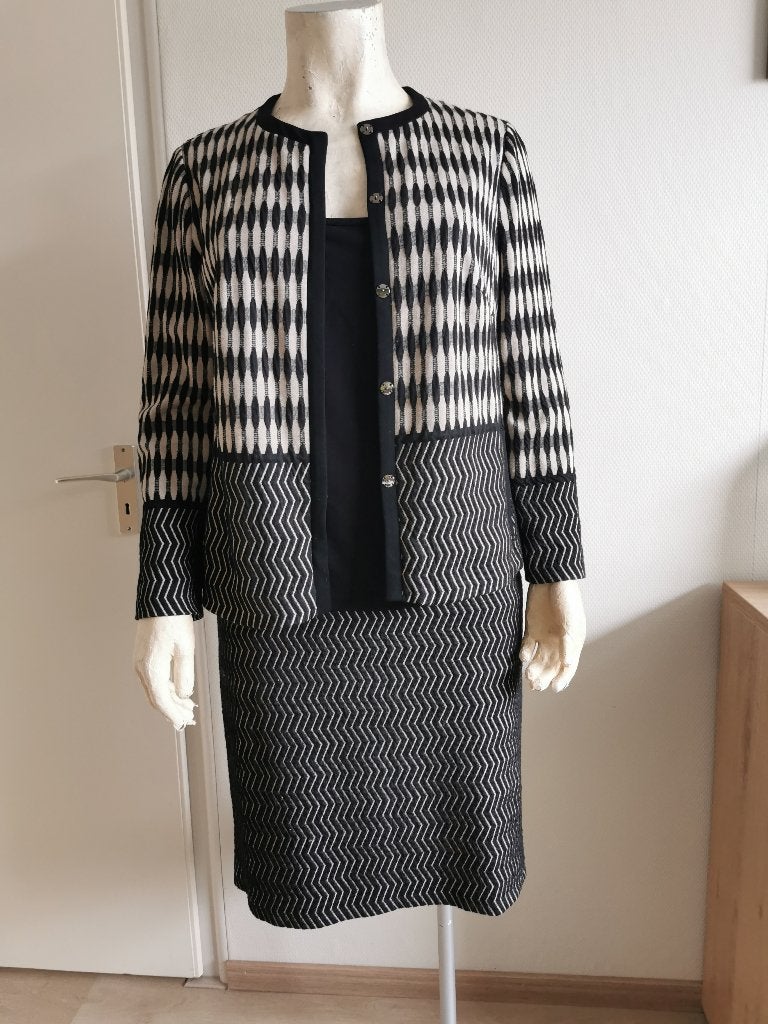 189 .. zgan pakje van gerry weber maat 46, Kleding | Dames, Grote Maten, Rok, Ophalen of Verzenden, Zo goed als nieuw, Grijs