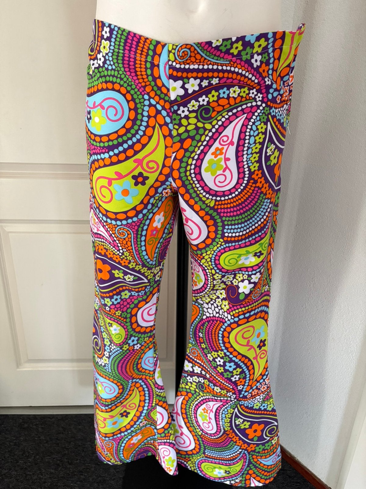 Flower Power broek maat S Feest Foute Party Carnaval, Ophalen of Verzenden, Zo goed als nieuw, Maat 38/40 (M), Carnaval