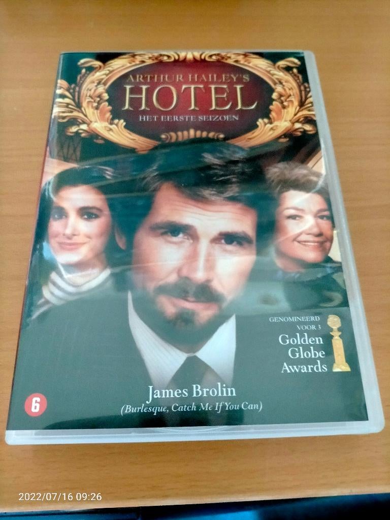 Dvd serie Hotel seizoen 1, Alle leeftijden, Ophalen of Verzenden, Zo goed als nieuw, Drama