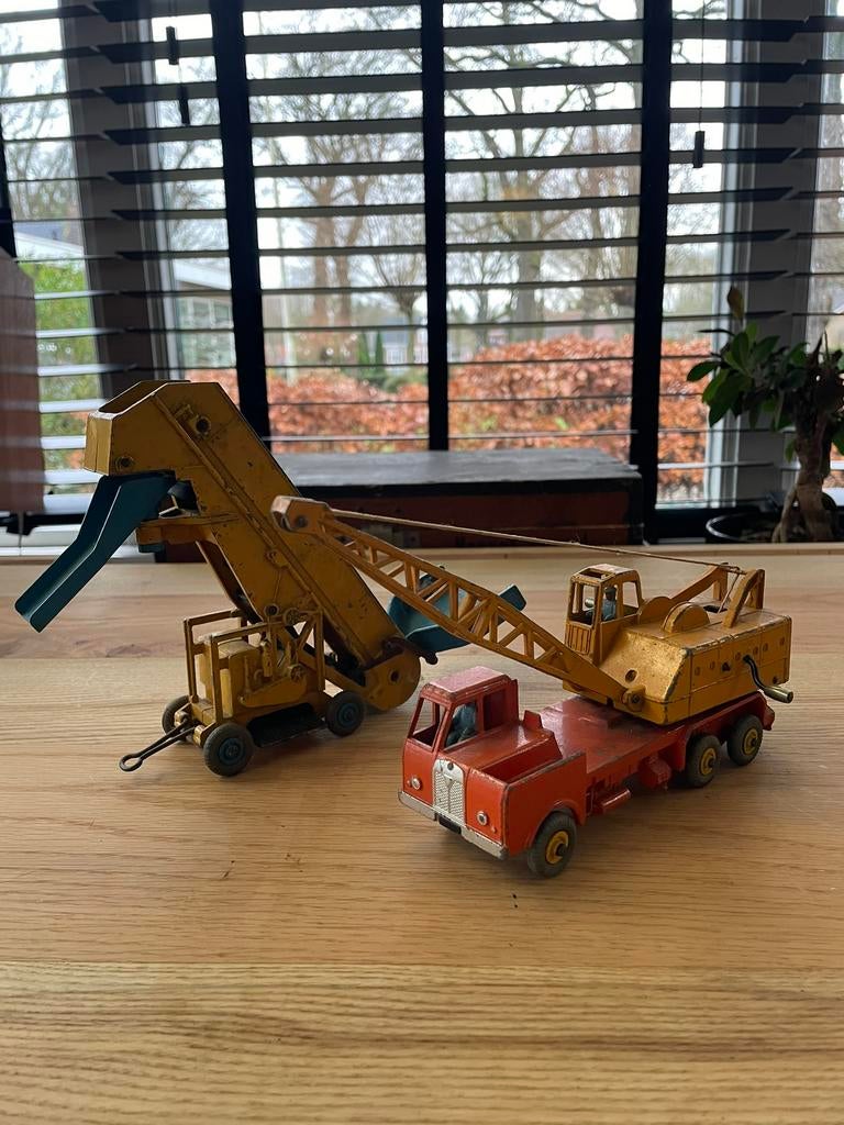 Dinky toys Elevator Loader en 20 Ton lorry mounted crane, Ophalen of Verzenden, Gebruikt, Dinky Toys