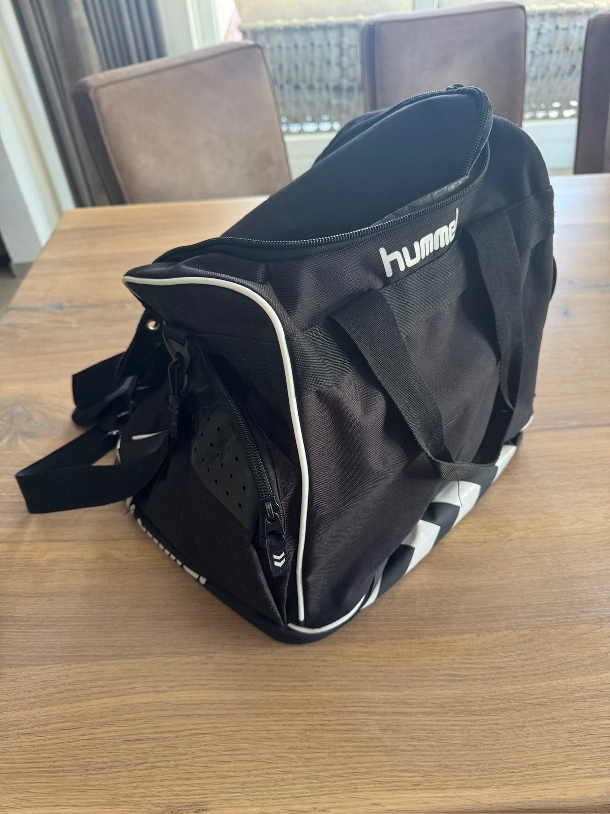 Hummel sporttas voetbaltas, Ophalen of Verzenden, Zo goed als nieuw