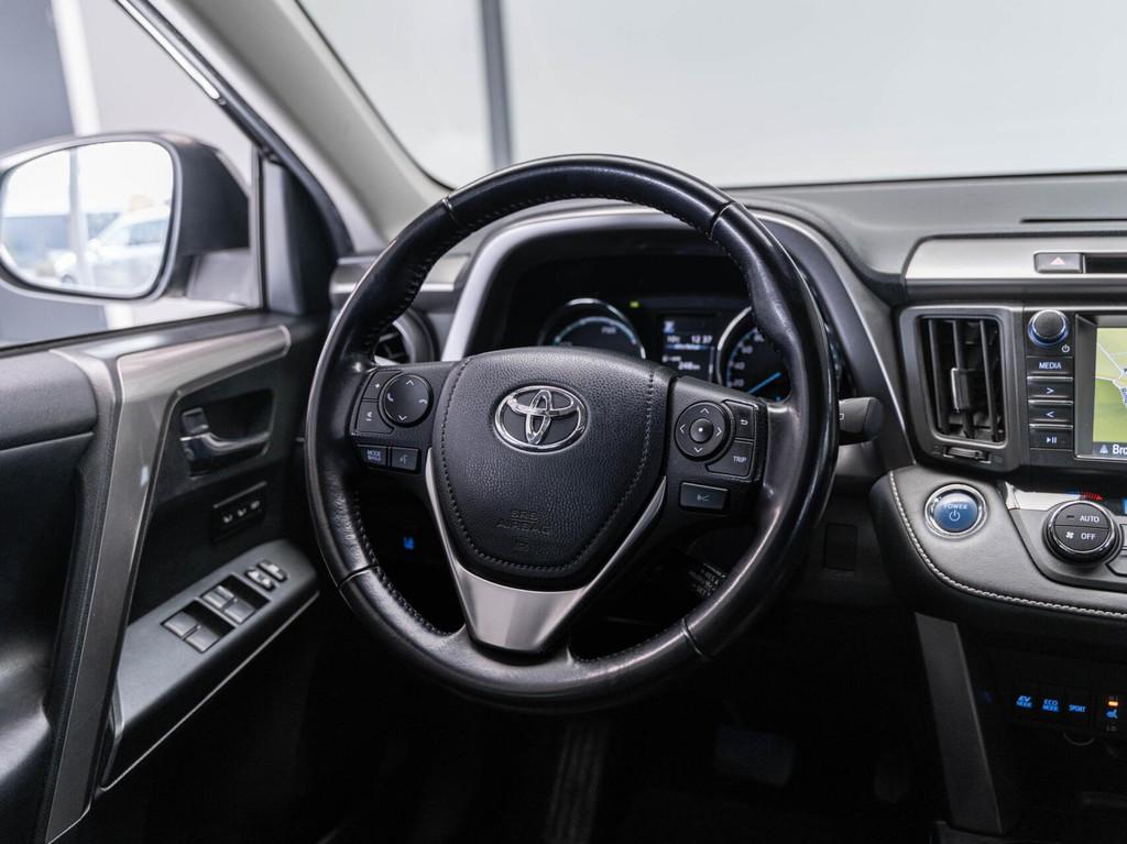 Toyota RAV4 2.5 Hybrid AWD Executive Pano Camera 1.650 Trek, Automaat, Automatische klimaatregeling, Gebruikt, Euro 6