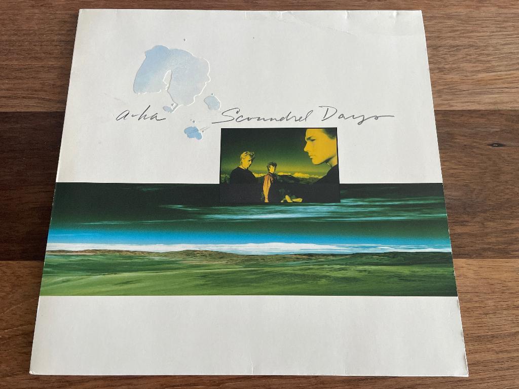 Vinyl LP a-ha Aha Scoundrel Days, Cd's en Dvd's, Vinyl | Pop, Gebruikt, 1980 - 1989, Ophalen of Verzenden, Inclusief binnenhoes