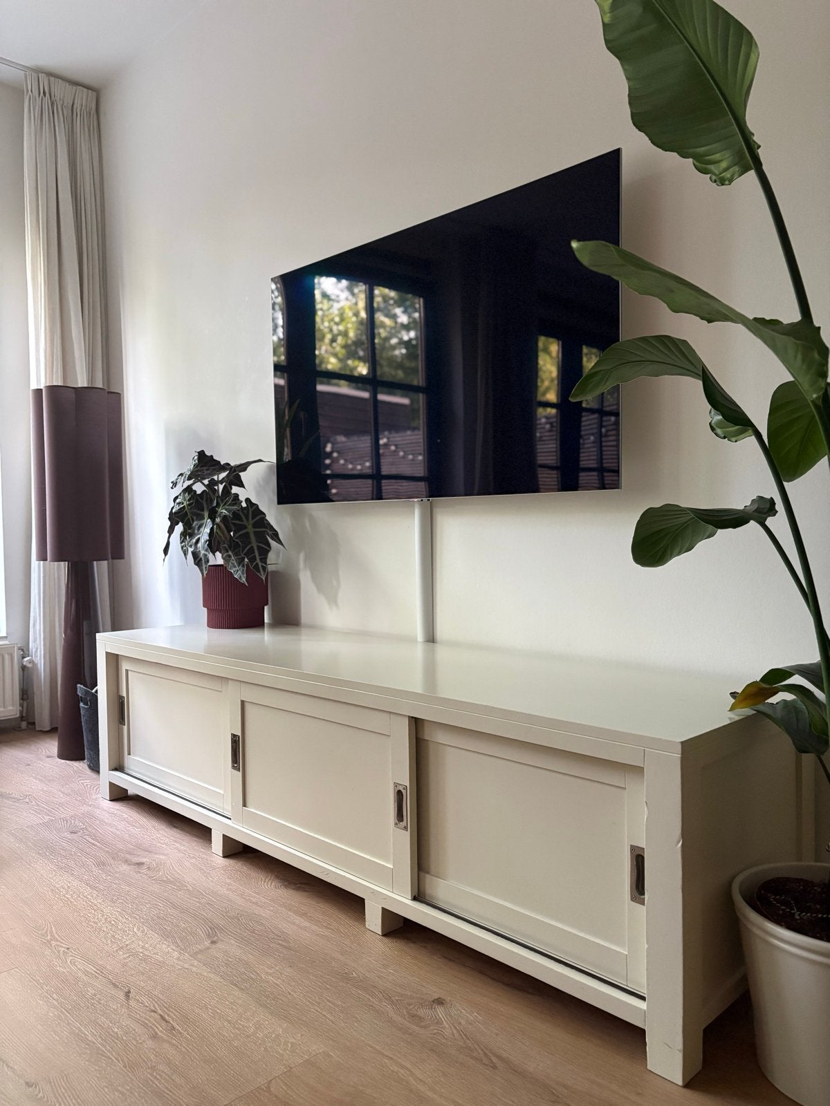 Gratis: TV-meubel met schuifdeuren, 190x50 cm, Ophalen, Gebruikt, 150 tot 200 cm, Minder dan 100 cm