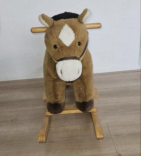 Hobbelpaard bruin met houten onderstel, Ophalen, Gebruikt