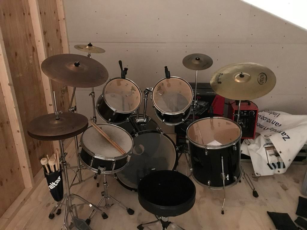 Complete Pearl drumkit met bekkens en stokken - Ideaal voor, Ophalen, Gebruikt, Pearl
