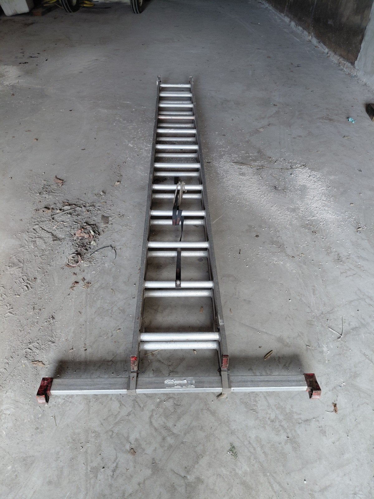 Stevige aluminium ladder -2 dellig 4 meter of meer, Doe-het-zelf en Verbouw, Ladders en Trappen, Ophalen of Verzenden