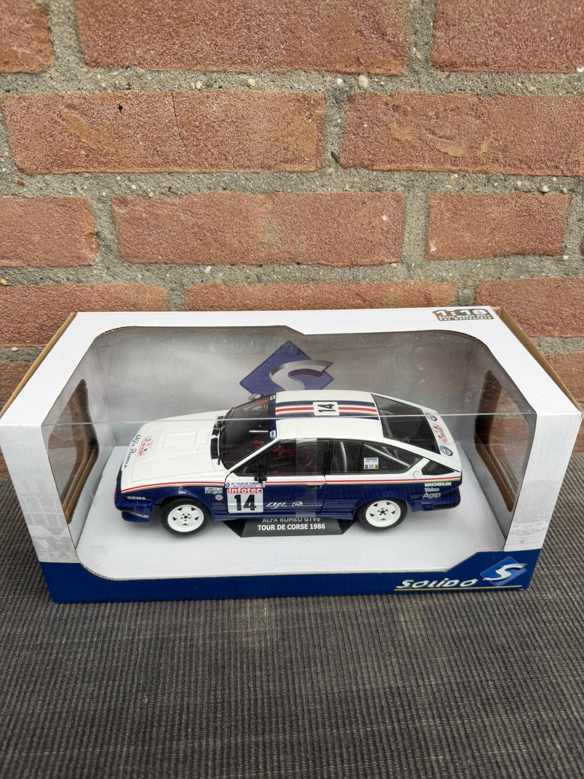 1:18 Solido Alfa Romeo Alfetta GTV6 ……… 49,50, Ophalen of Verzenden, Nieuw, Auto, Solido