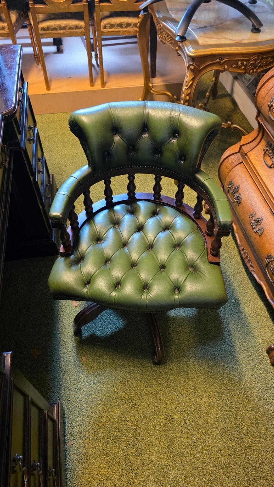 Lederen Chesterfield bureaustoel, Ophalen
