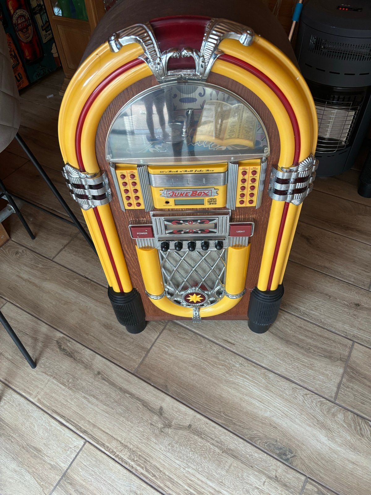 Jukebox met radio en CD-speler, Verzamelen, Automaten | Jukeboxen, Ophalen, Gebruikt, 1970 tot heden, Overige merken