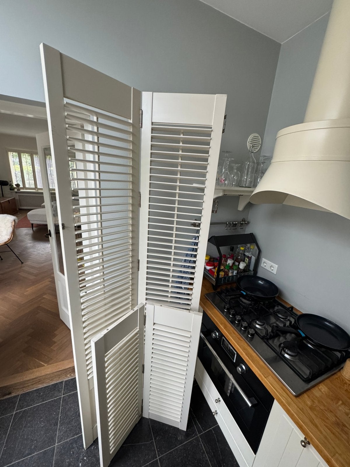 Shutters, Ophalen, Zo goed als nieuw