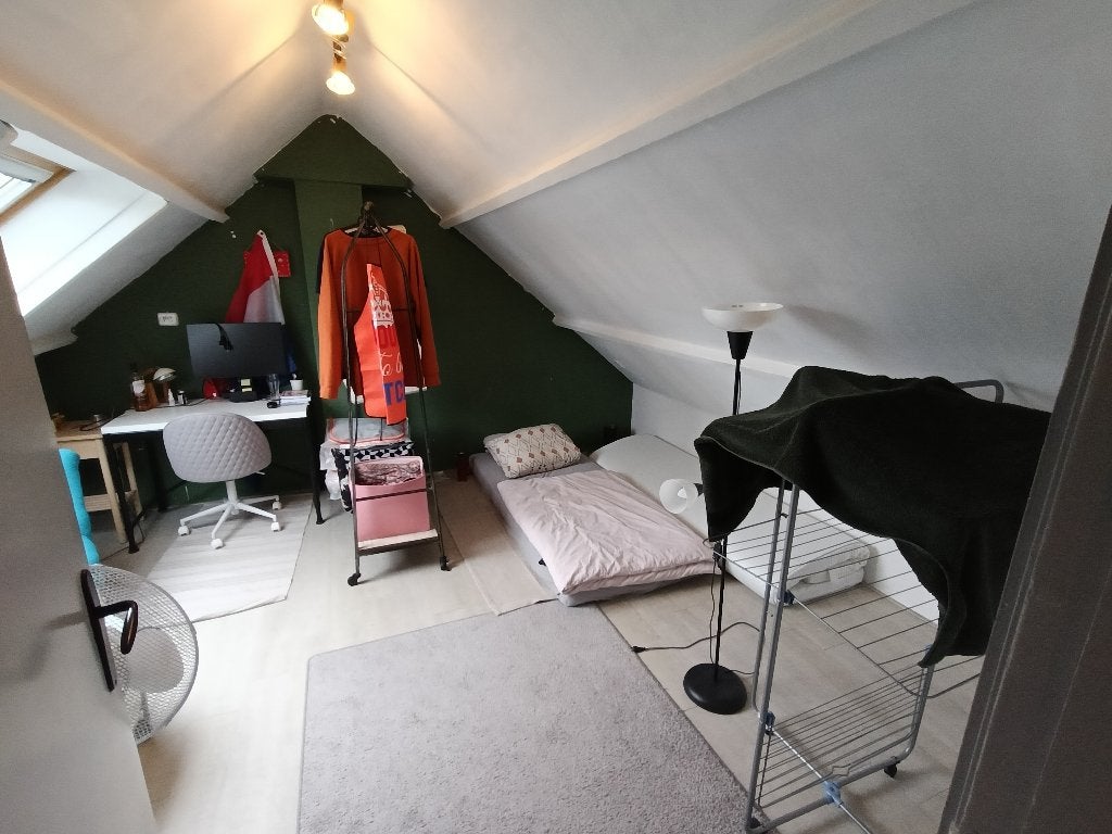 20 m2 zolderkamer dichtbij ns station Schagen, Huizen en Kamers, Minder dan 20 m², Amsterdam