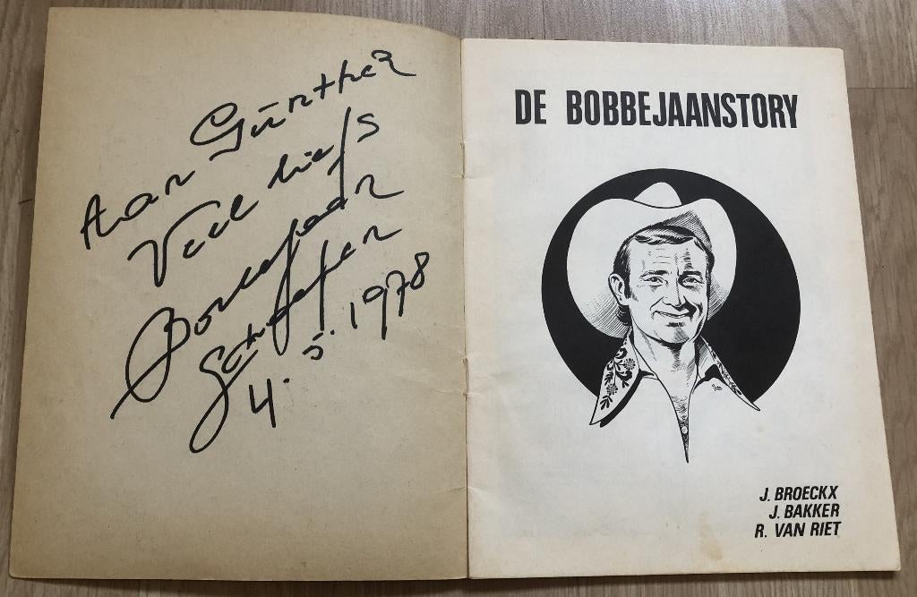 DE BOBBEJAANSSTORY - GESIGNEERD DOOR BOBBEJAAN, Eén stripboek, Ophalen of Verzenden, Zo goed als nieuw