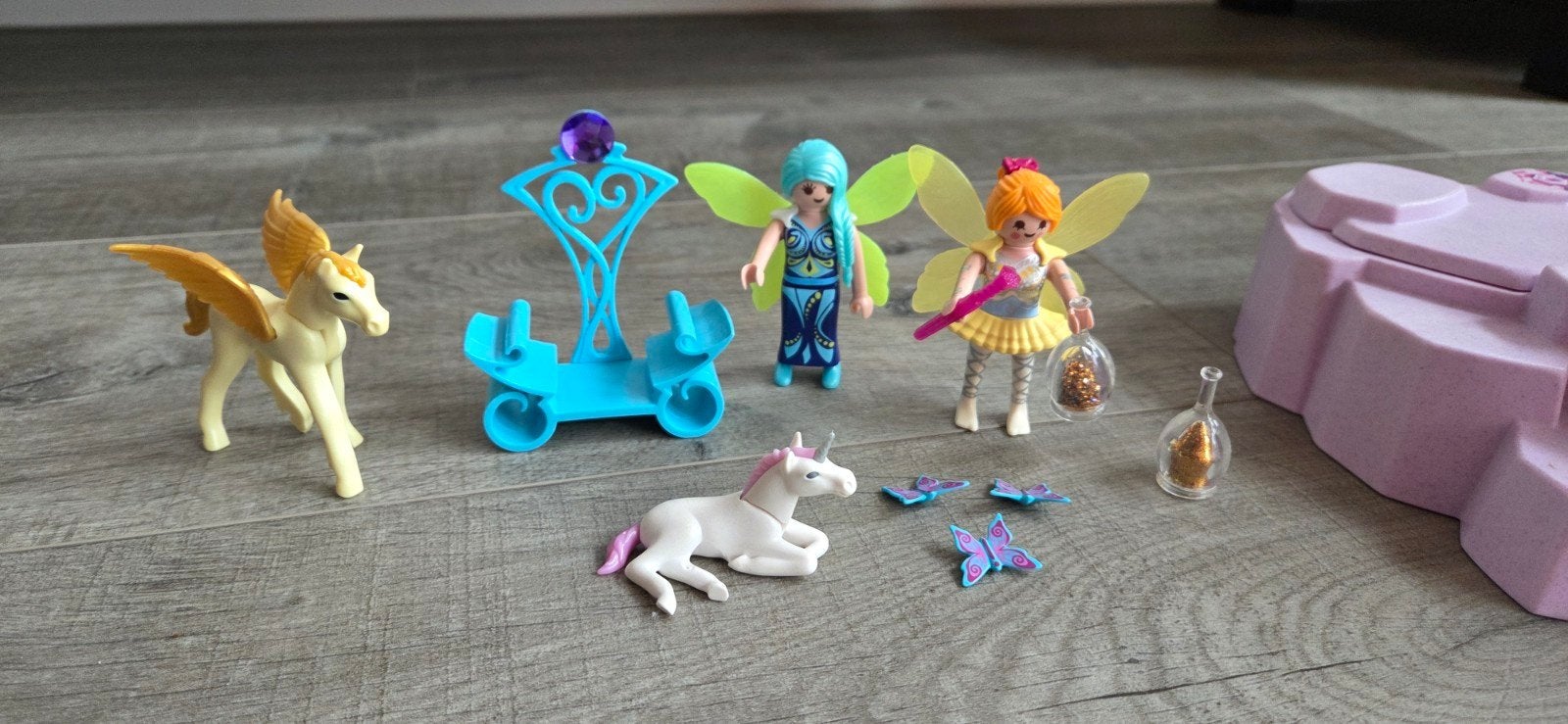 Foto 3 van PLAYMOBIL Magisch Elfenbos met Eenhoorn en Pegasus