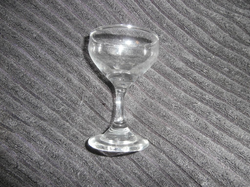 Antiek glas op voet 1 stuk likeurglas borrelglas, Antiek en Kunst, Ophalen of Verzenden