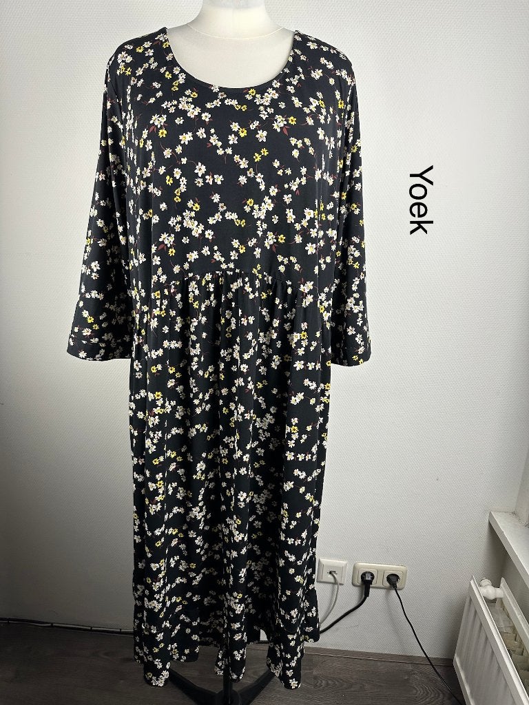 Yoek Jurk  (mt: 54/56) 12,1/729, Yoek, Maat 46/48 (XL) of groter, Ophalen of Verzenden, Zo goed als nieuw