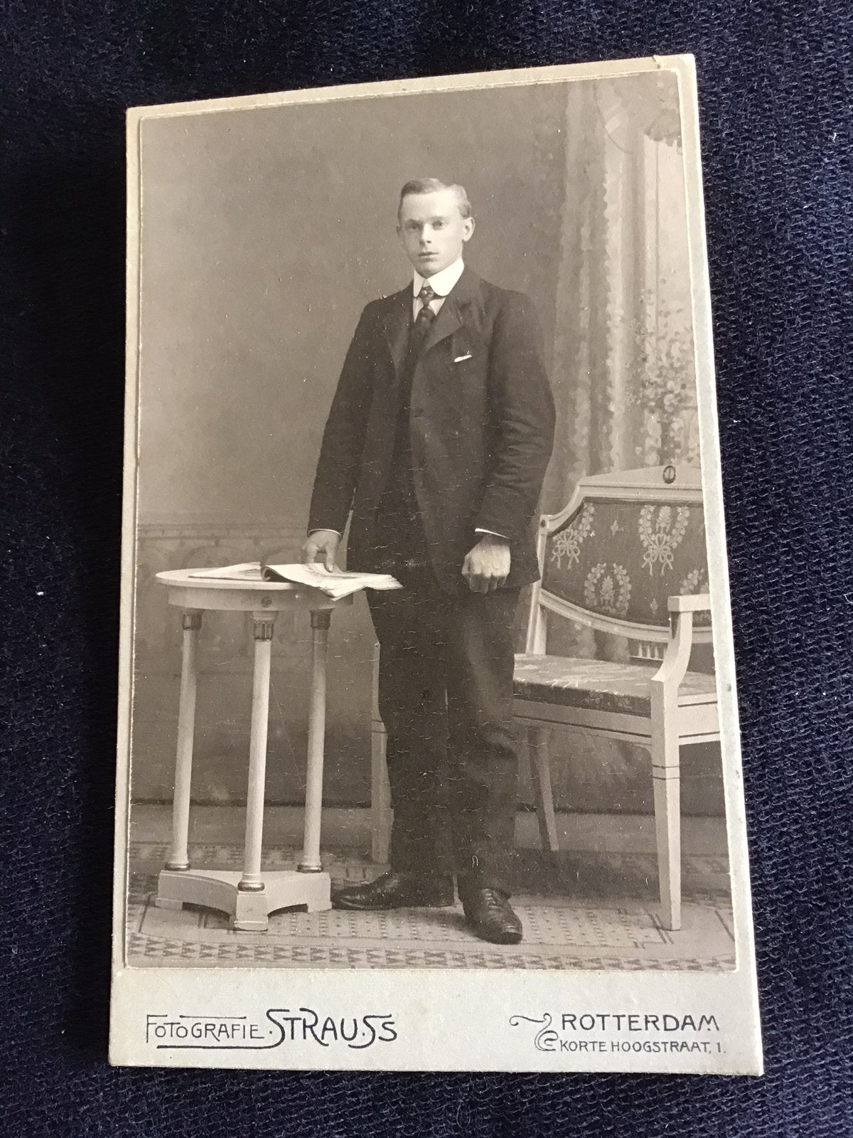 CDV, Jongeman, STRAUSS, ROTTERDAM, Carte de Visite 2, Ophalen of Verzenden, Voor 1940, Gebruikt, Foto