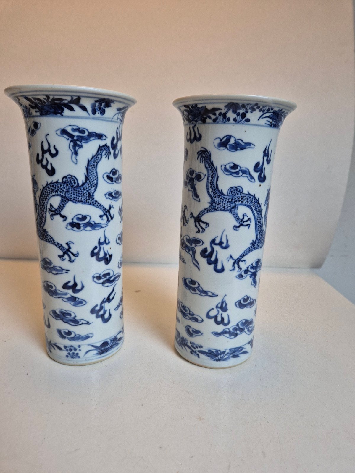 Set van 2 Chinese blauw-witte drakenvazen, Kangxi-merk, Antiek en Kunst, Ophalen of Verzenden