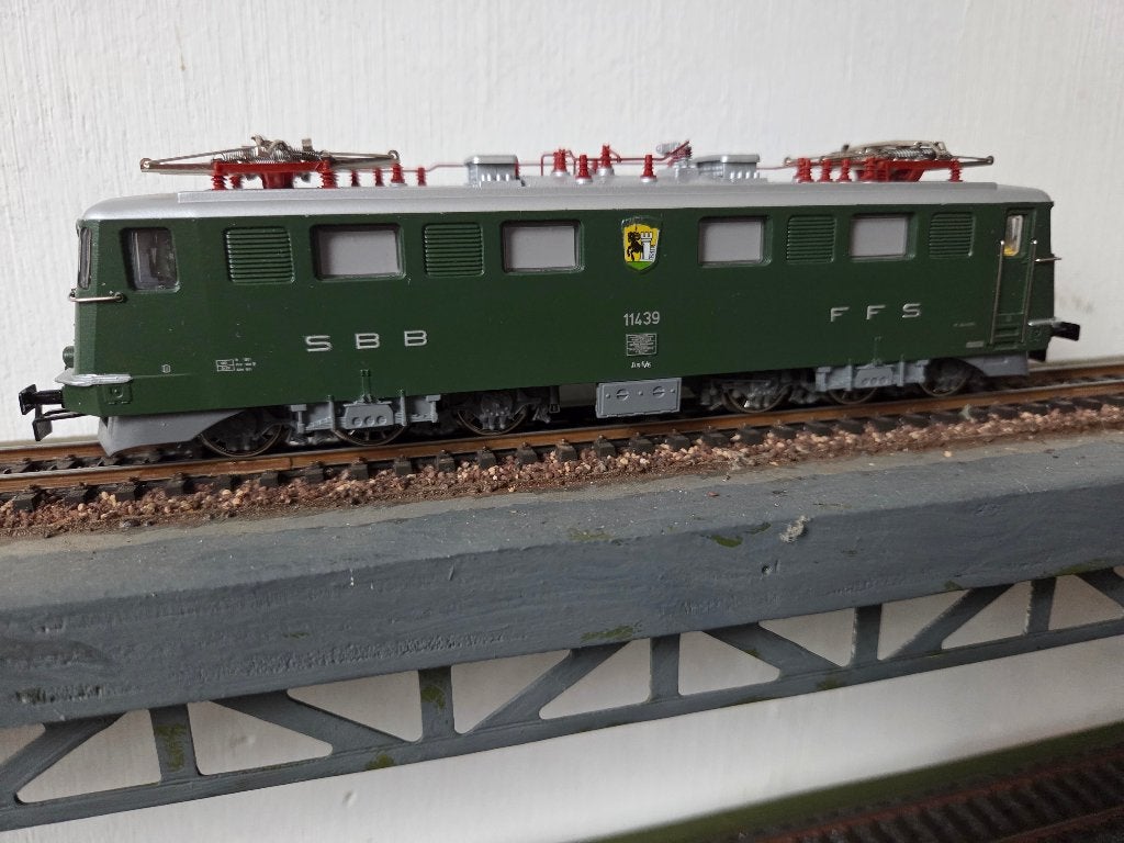 MARKLIN 3350 Zwitserse AE 6/6, Verzenden, Wisselstroom, Locomotief, Märklin