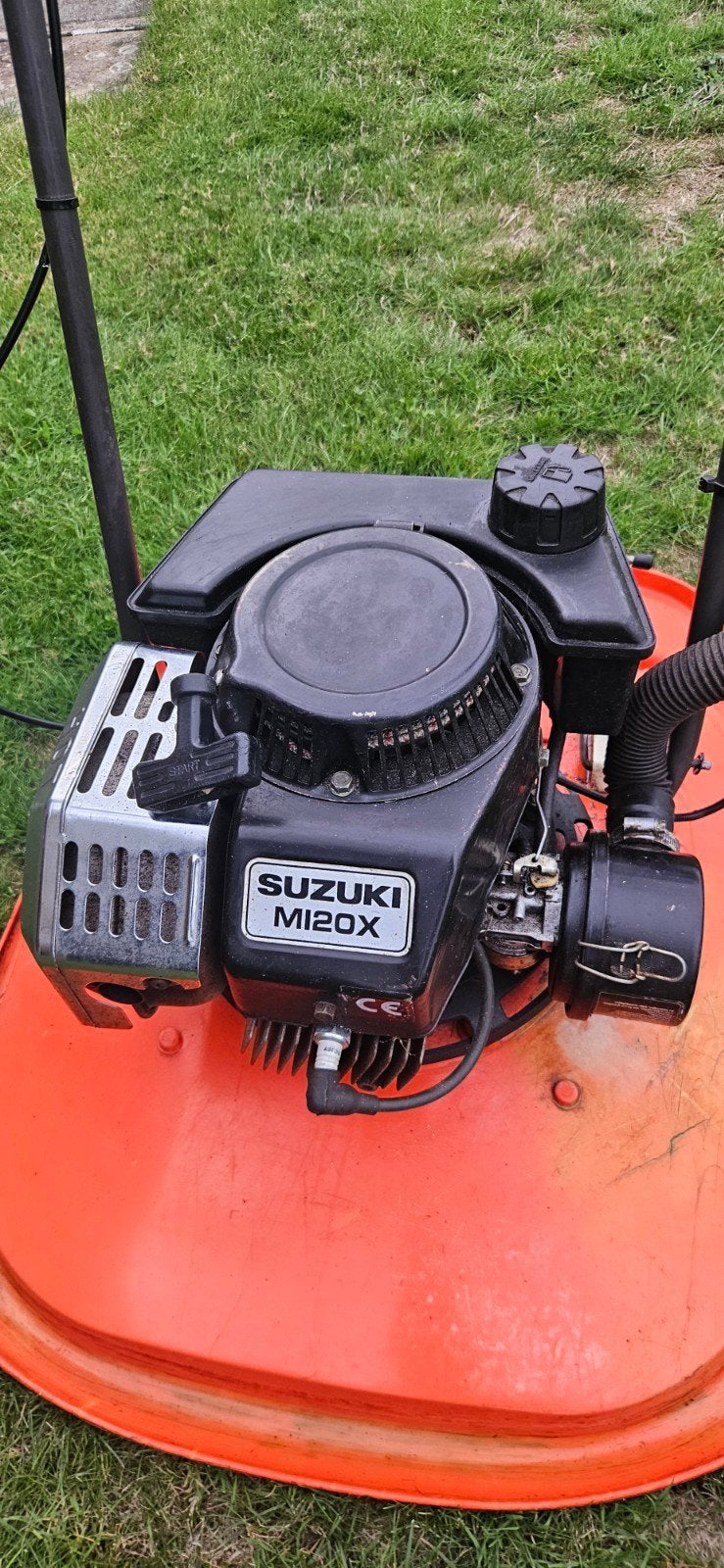 Suzuki M120X Benzine Zweefmaaier, Tuin en Terras, Ophalen, Gebruikt, Benzine-grasmaaier, Suzuki