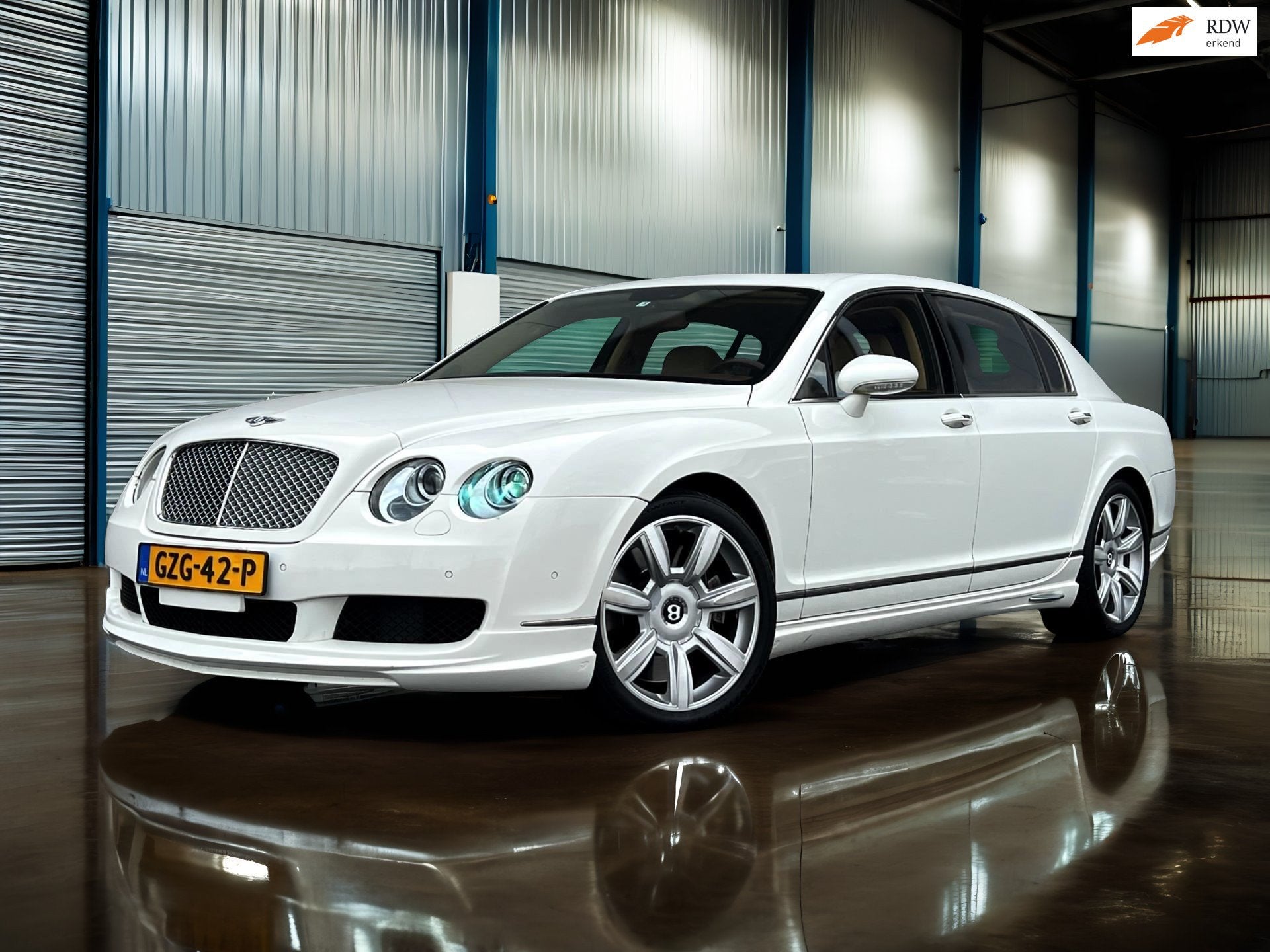 Bentley Continental Flying Spur 6.0 W12 Carplay_Navi_Xenon_C, Gebruikt, 12 cilinders, 4 stoelen, Wit