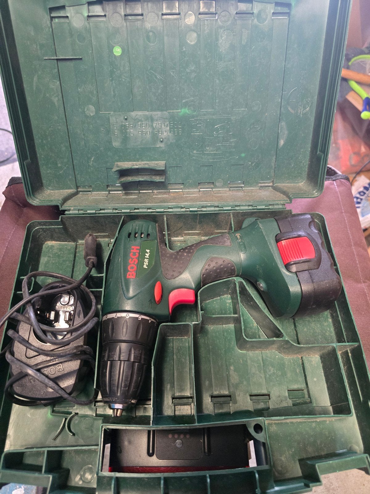 Bosch PSR 14,4 Accuboormachine met oplader en koffer, Gebruikt, Variabele snelheid, Ophalen of Verzenden, Boor- en Schroefmachine