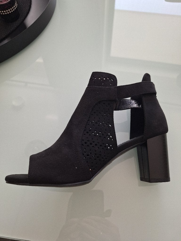 Zwarte suède pumps mt. 38/39., Ophalen, Pumps, Zwart, Onbekend.