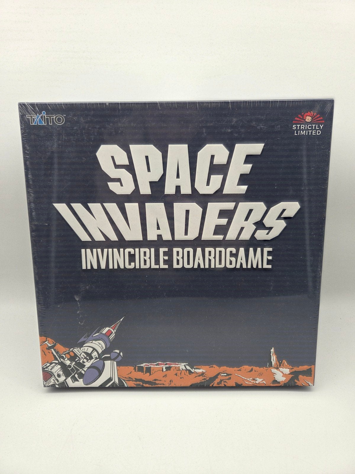 Space Invaders Invincible Boardgame - Nieuw in seal, Info@strictlylimitedgames.com, Strictly Limited Games, Nieuw, Ophalen of Verzenden