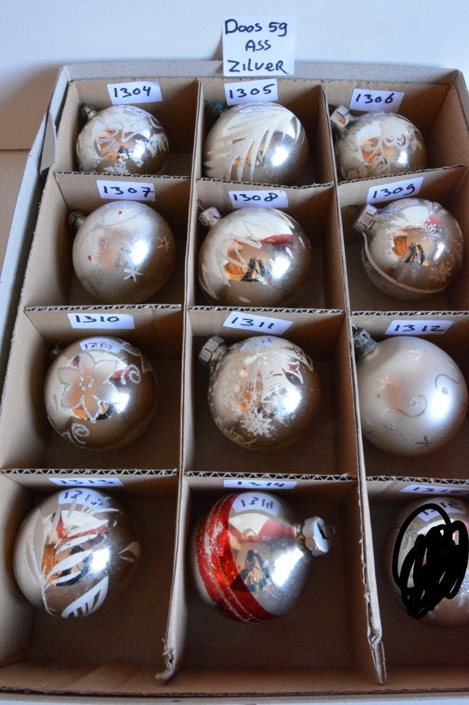 Kerstballen zilver Doos 59, Ophalen of Verzenden, Zo goed als nieuw