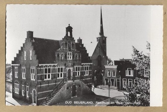 Oud Beijerland Raadhuis en Ned. Herv. Kerk, Verzamelen, Ophalen of Verzenden, 1940 tot 1960, Gelopen, Zuid-Holland