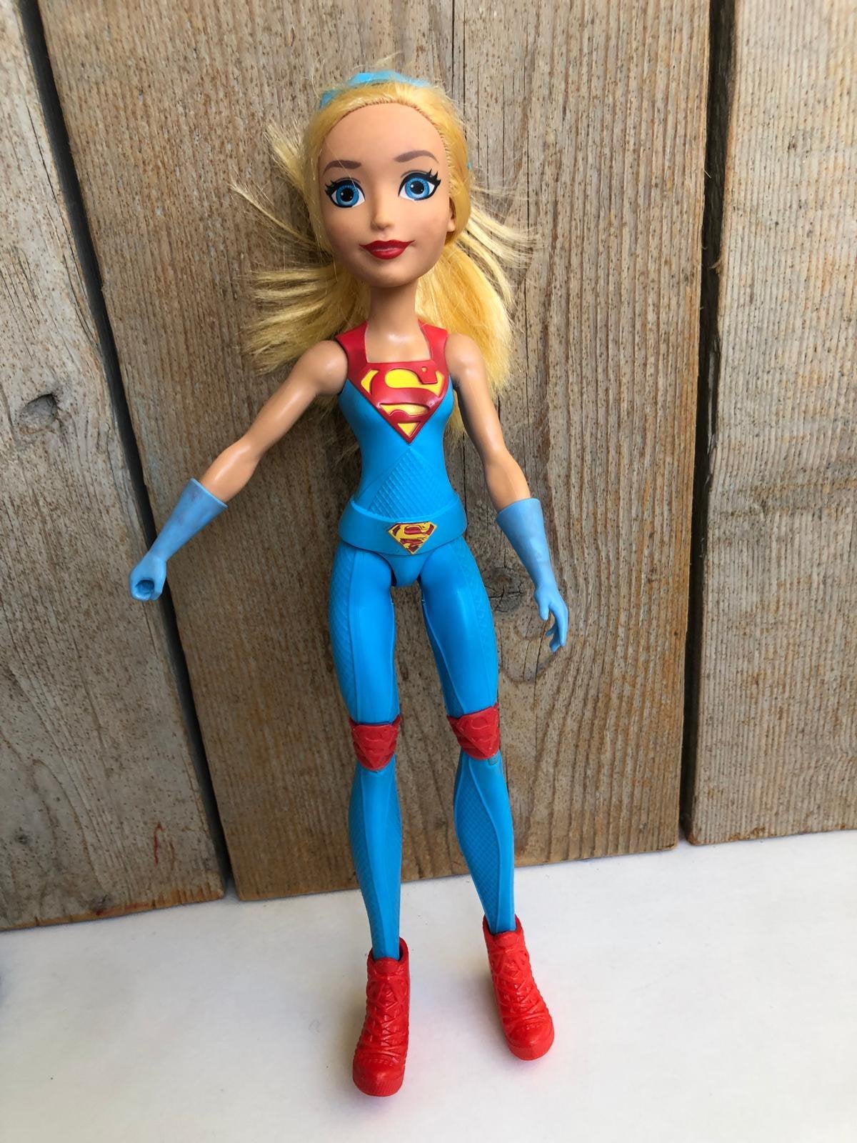 Mattel Blauw met rode actiepop Super heros, Ophalen of Verzenden, Zo goed als nieuw, Barbie
