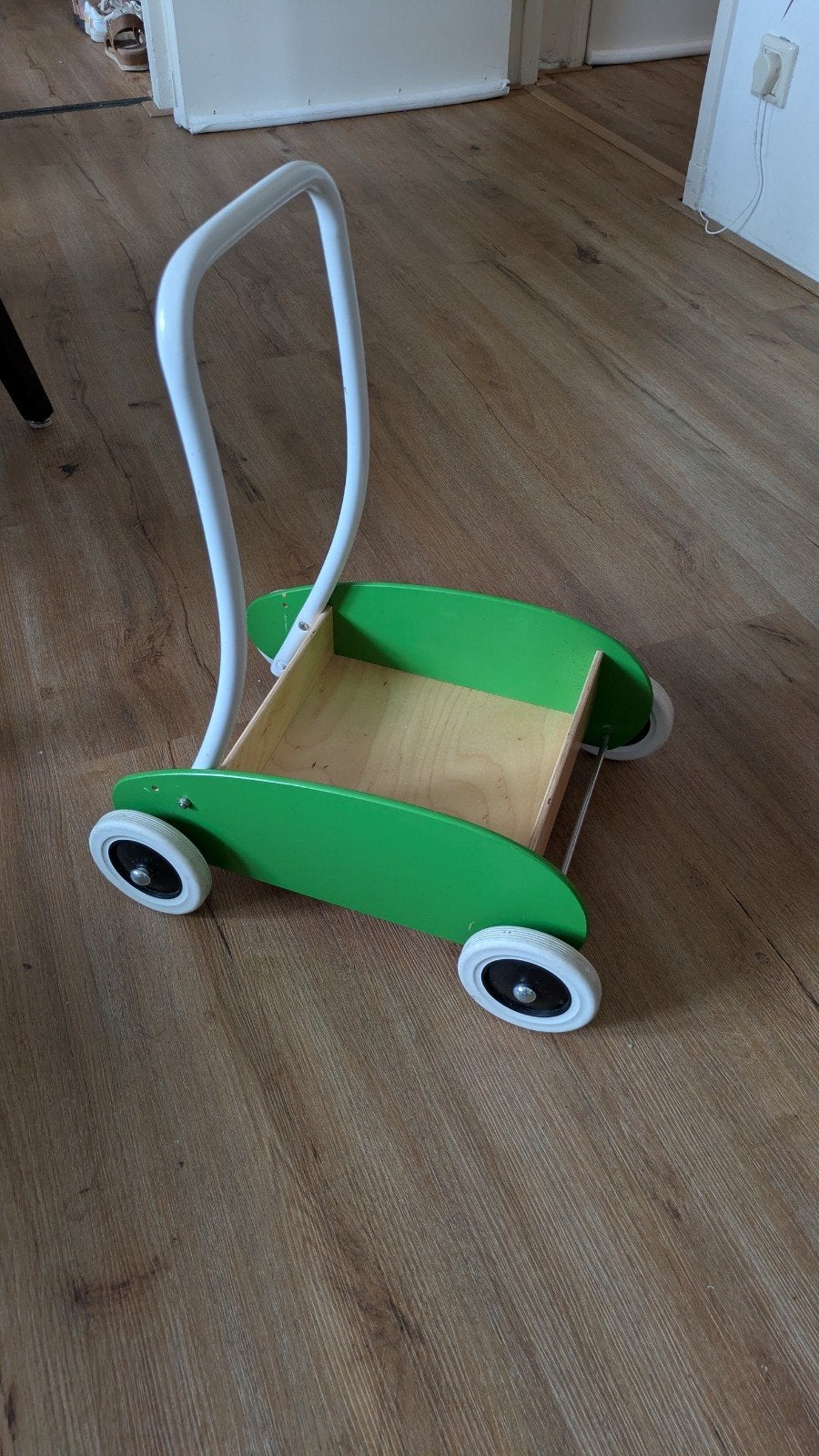 Stevige houten loopwagen, Ophalen, Zo goed als nieuw