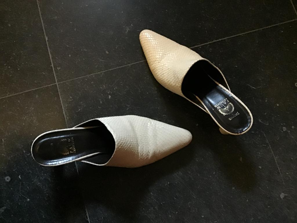 Pauw muiltjes maat 39,5 crème, Kleding | Dames, Schoenen, Verzenden, Zo goed als nieuw, Beige, Sandalen of Muiltjes