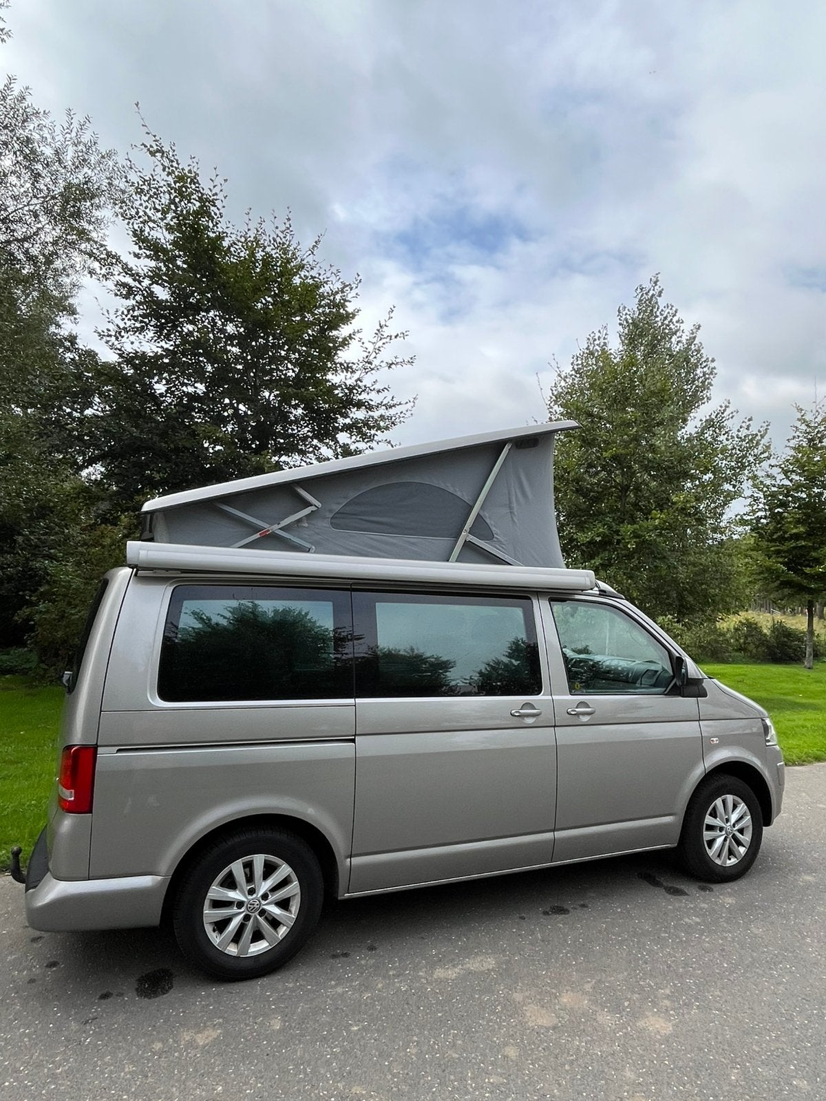 VW california T5  betrouwbare 2.0 TDI 140 pk handgeschakeld, Verwarmde buitenspiegels, Buscamper of Camperbus, Brandblusser, Volkswagen