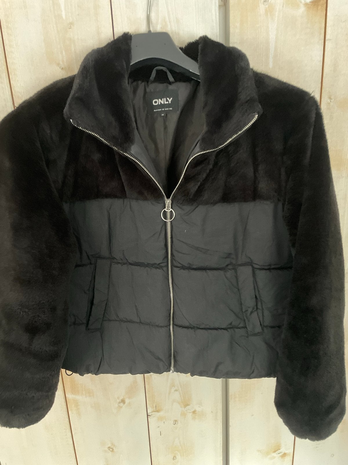 Only winterjas met teddy stof en gewatteerd, Kleding | Dames, Ophalen of Verzenden, Zo goed als nieuw, Maat 38/40 (M), Zwart