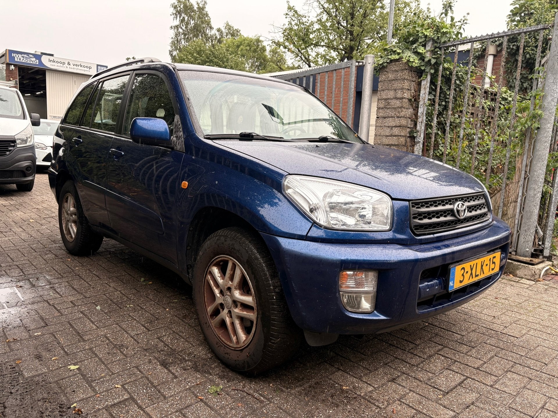Toyota RAV4 1.8-16V VVT-i Luna - airco - leder, Auto's, Voorwielaandrijving, Gebruikt, 4 cilinders, Blauw