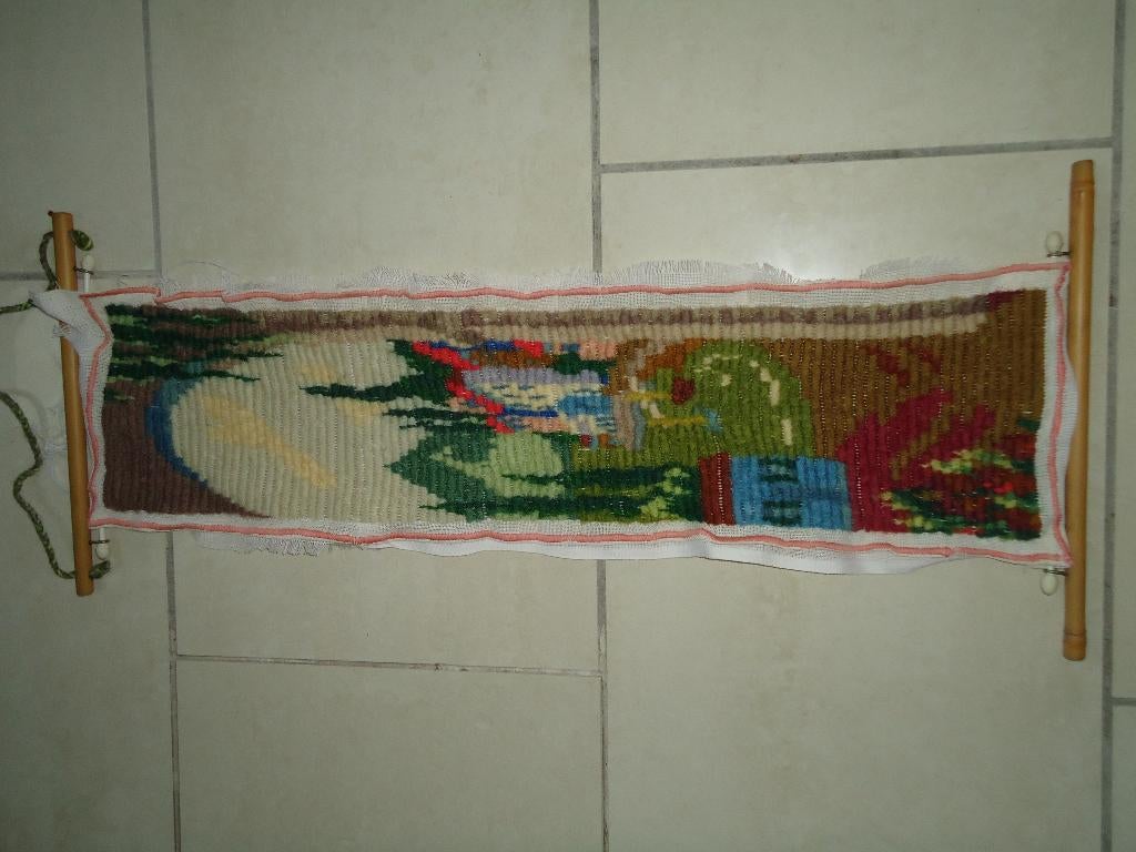 wandkleed 61 x 17, met wol geborduurd, Huis en Inrichting, Woonaccessoires | Wanddecoraties, Meerkleurig, Wandkleed, Ophalen of Verzenden