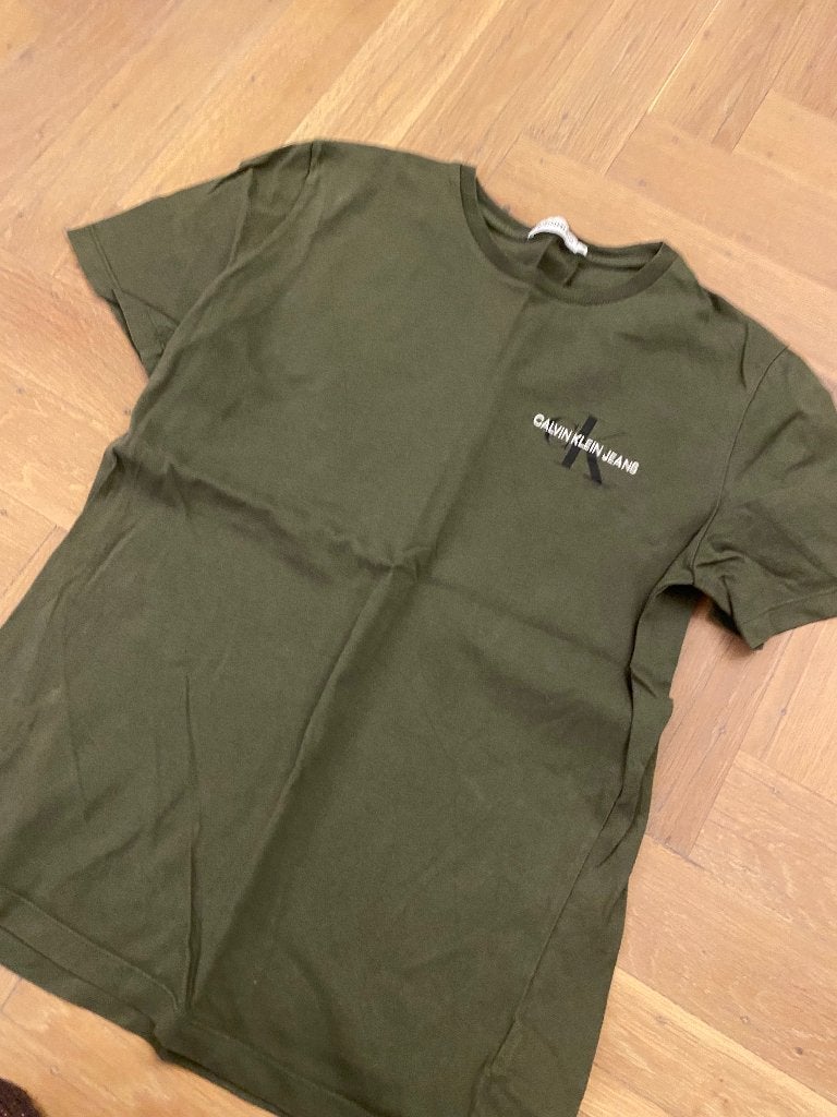 Calvin Klein t-shirt maat 16 (164-176), Ophalen of Verzenden, Zo goed als nieuw, Maat 46 (S) of kleiner, Groen