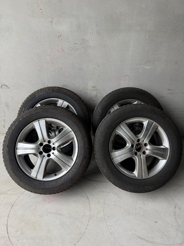 Mercedes M-klasse velgen met winterbanden, Ophalen, 18 inch, Gebruikt, 255 mm