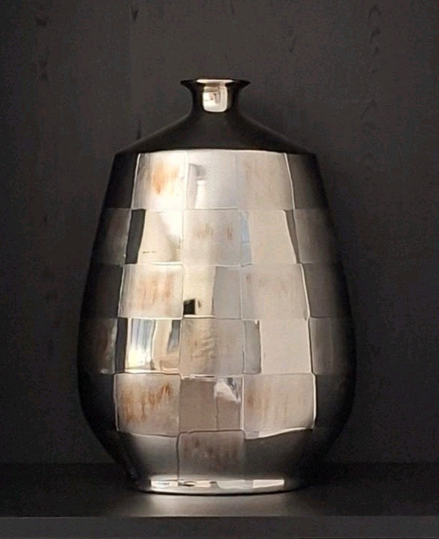 Grote zilverkleurige vaas, Huis en Inrichting, Ophalen, 67 cm, Met patroon/structuur, Zo goed als nieuw