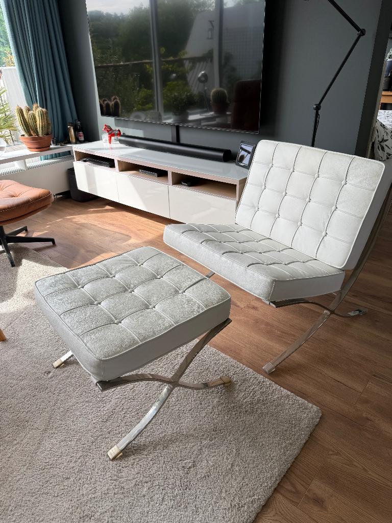 Barcelona chair met voetenbank, Huis en Inrichting, Fauteuils, Ophalen, 75 tot 100 cm, Zo goed als nieuw, 75 tot 100 cm