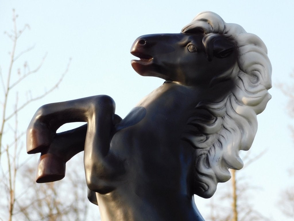 Beeld Steigerend Paard - Zwart - 80 cm - Polystone, Ophalen, Dierenbeeld, Kunststof, .