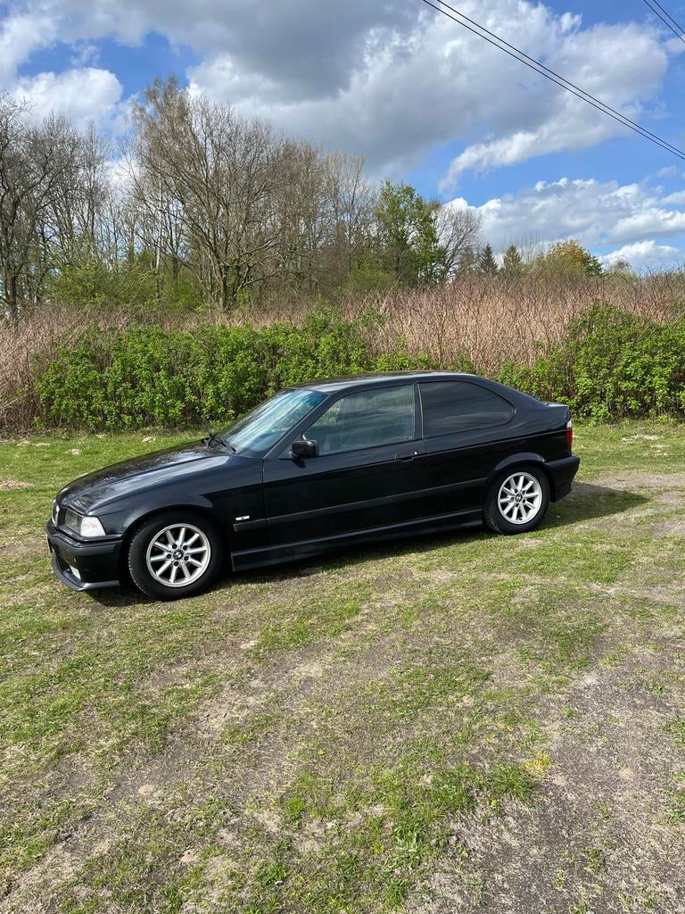 BMW 3-Serie (e36)1.6 I 316 Compact 1998 Zwart, Auto's, BMW, Euro 2, 1596 cc, 1250 kg, Zwart