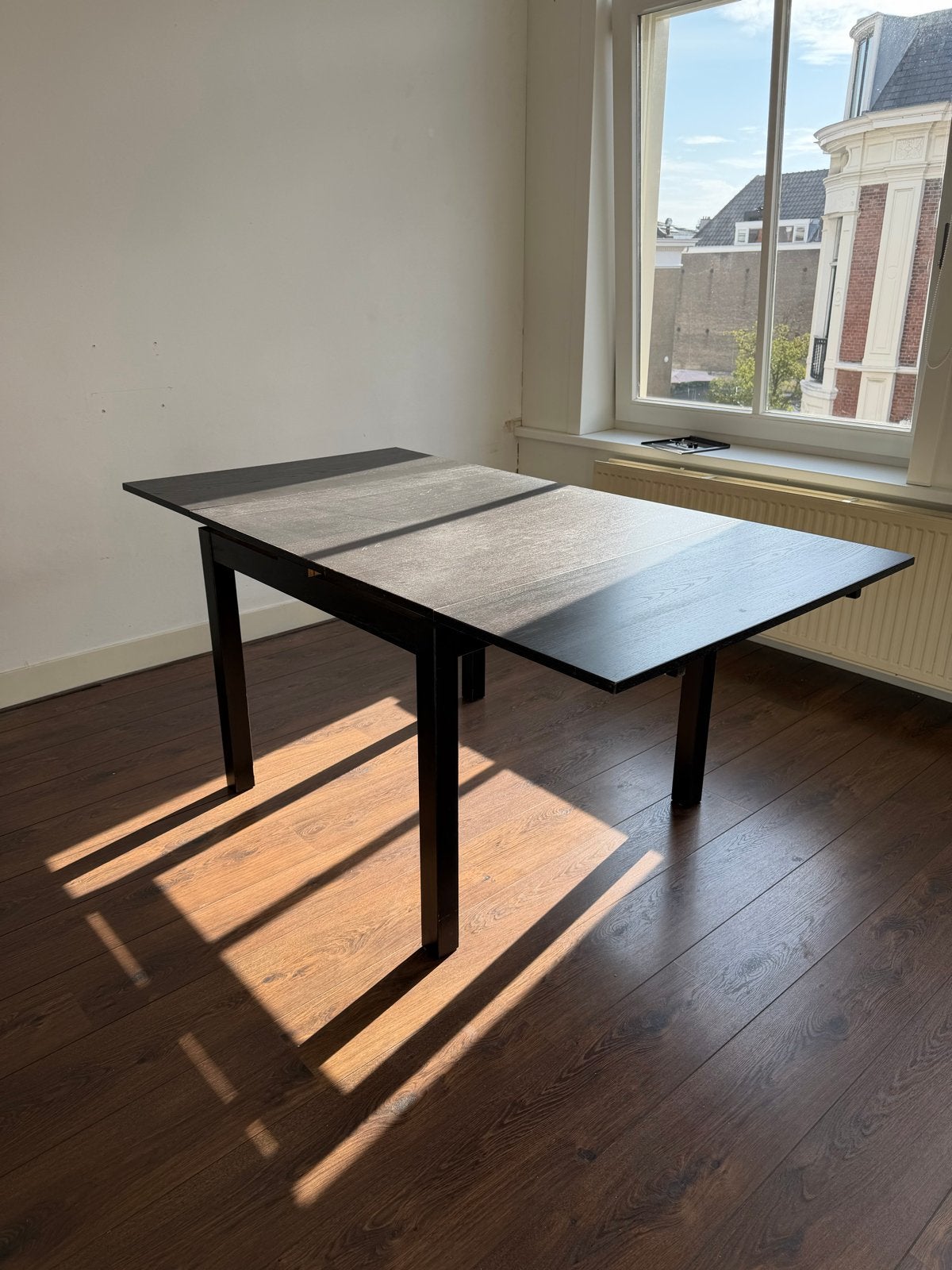 Zwarte uitschuifbare eettafel - Gratis op te halen!, Ophalen, Gebruikt, 50 tot 100 cm, Vijf personen of meer